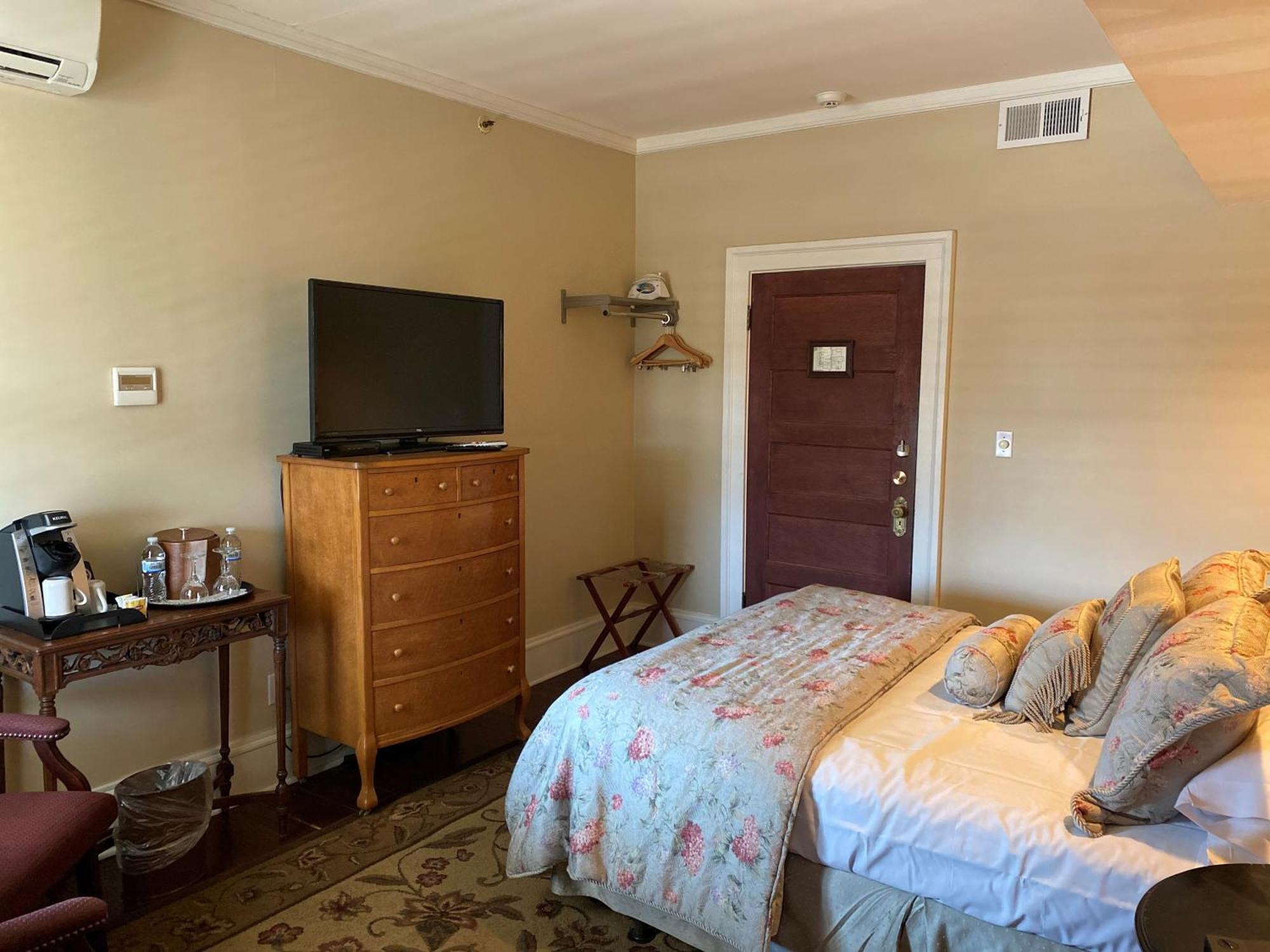 Inn At 835 Boutique Hotel Springfield Room photo