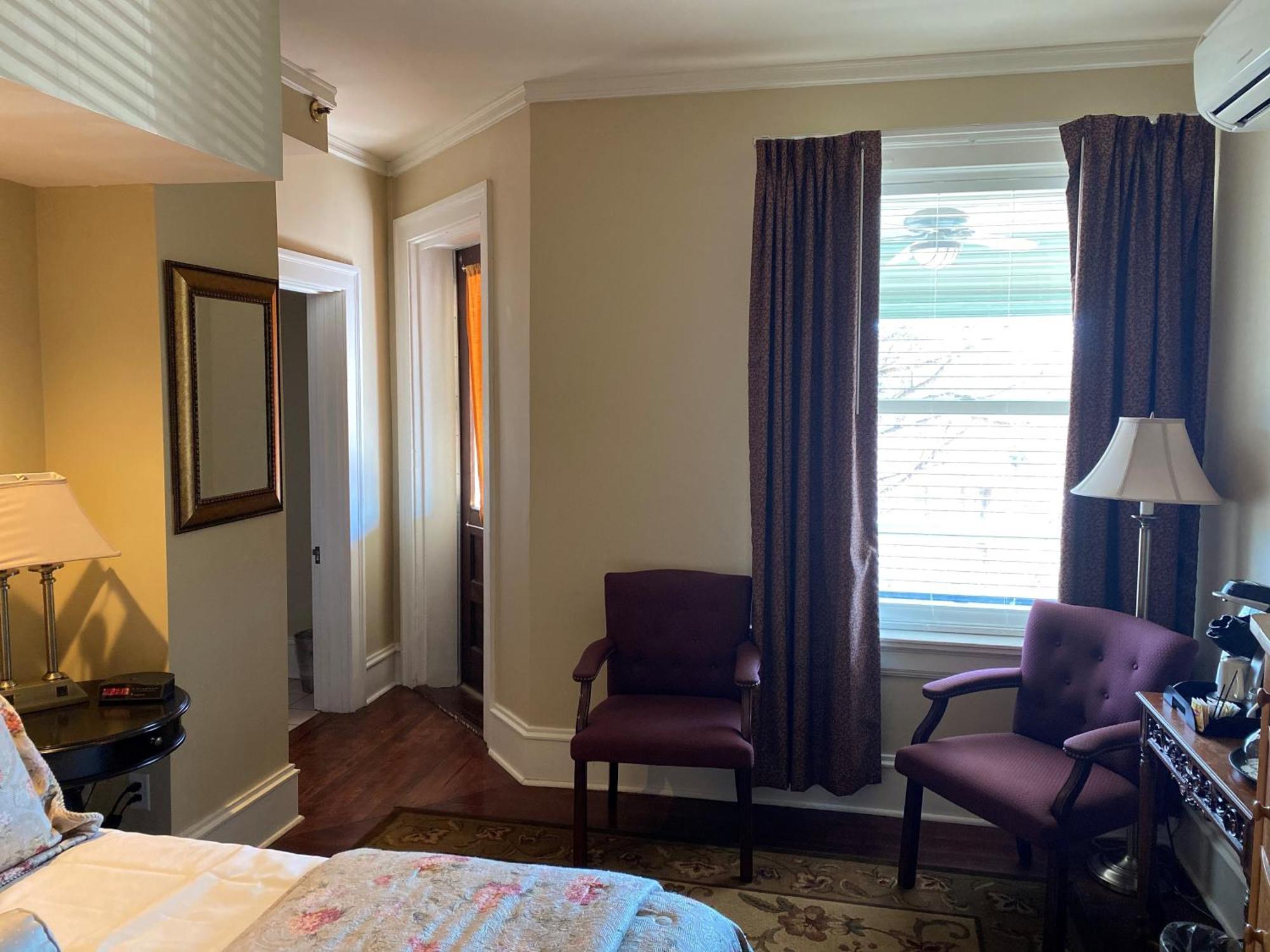 Inn At 835 Boutique Hotel Springfield Room photo