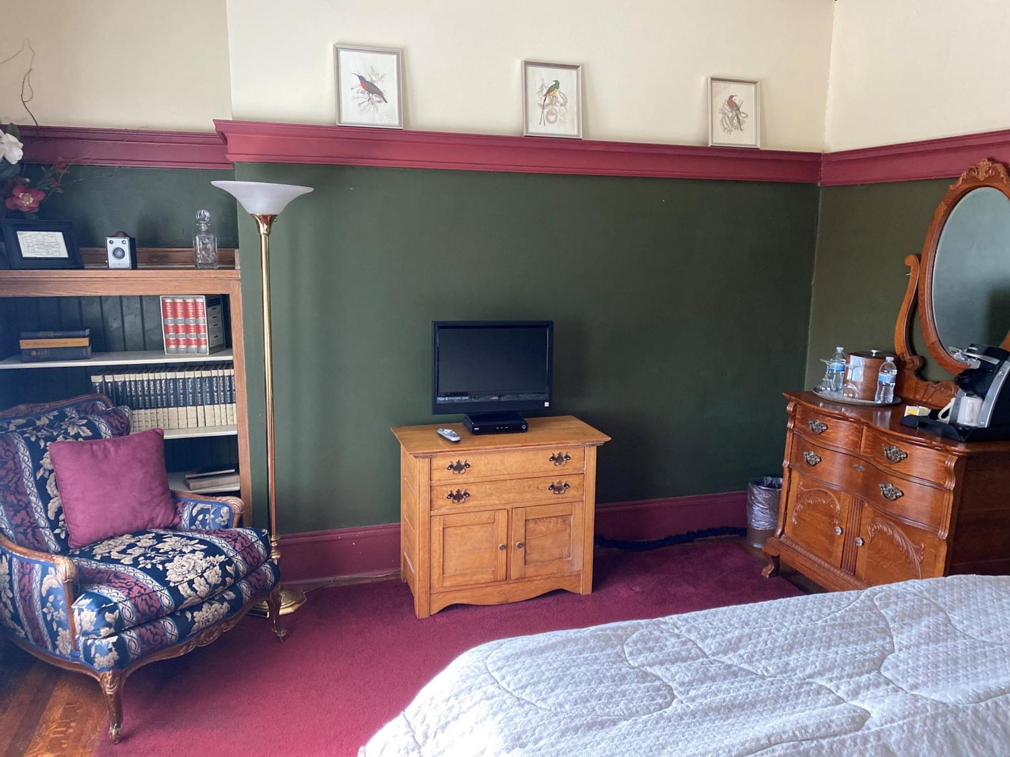 Inn At 835 Boutique Hotel Springfield Room photo